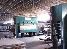 多層包裝板壓制流程車(chē)間